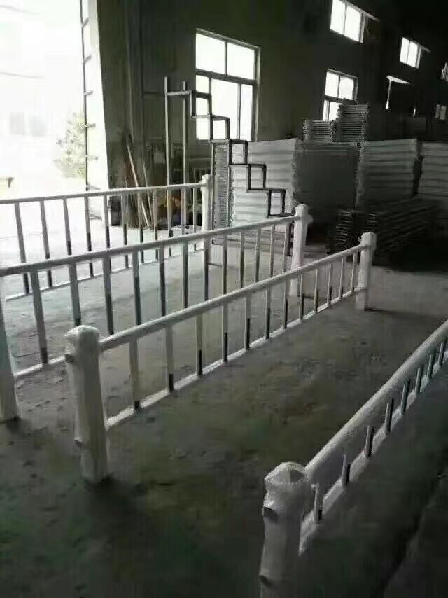 常規道路護欄分離護欄