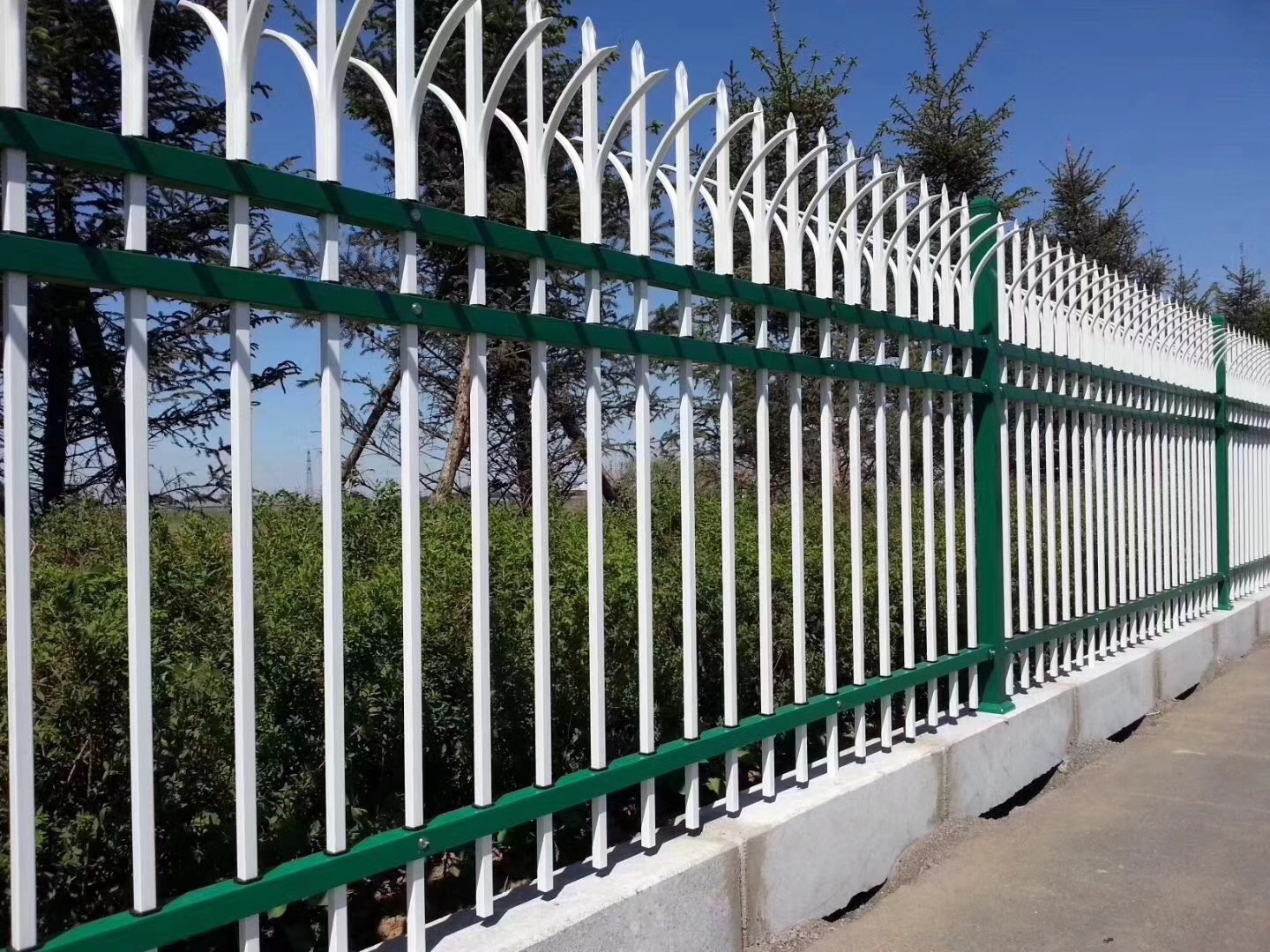 雙向防攀爬圍墻護欄