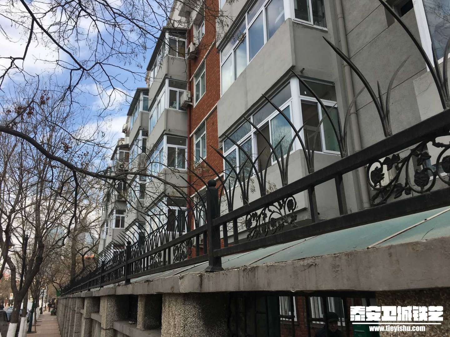 雙向防攀爬圍墻護欄